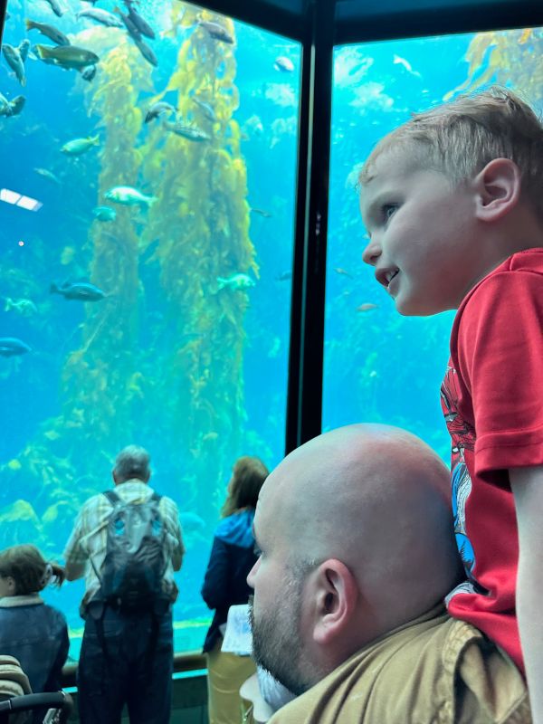 Alex & Clark at an Aquarium